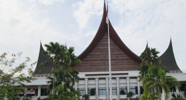 DPRD-Sumbar (1)