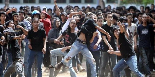 Polisi Buru Lawan Duel Tawuran Tewaskan Pelajar di Ancol
