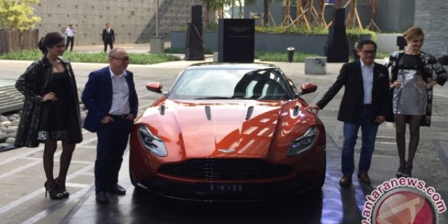 Aston Martin perkenalkan sportcar DB11