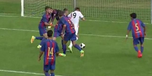 Bintang Muda MU Keluarkan ‘Jurus Messi’ untuk Kalahkan Barca
