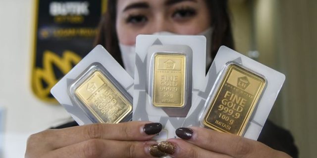 Harga Emas Antam Hari Ini Turun Rp 2.000