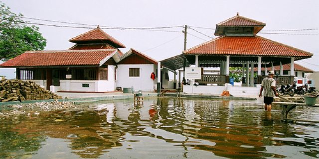 Masjid Si Pitung dan Legenda Air Sumur Tiga Rasa