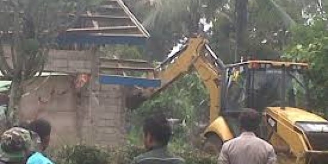 Pemkot Padang Eksekusi 31 Bangunan di Bypass Kuranji