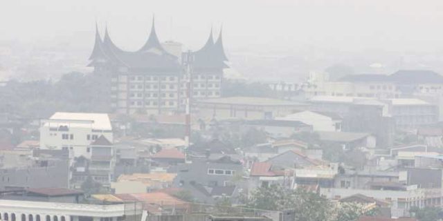 Kabut Asap di Padang Semakin Memburuk