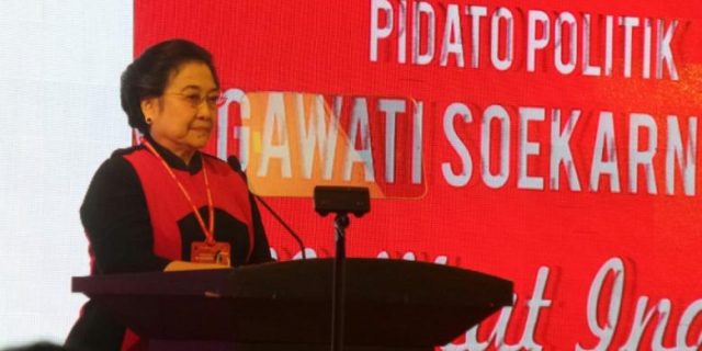 Megawati: Kalau Tidak Mau Disebut Petugas Partai, Keluar!
